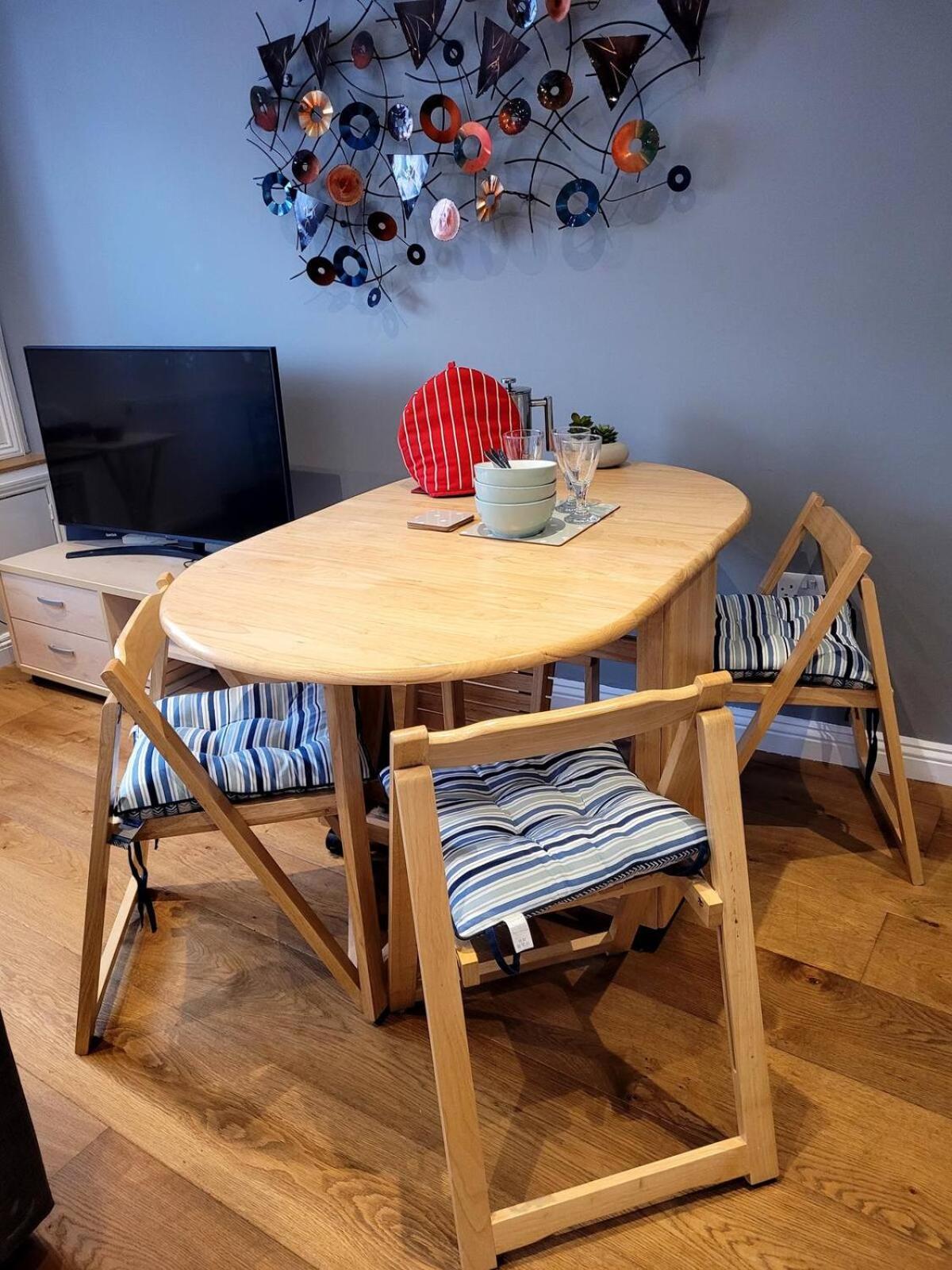 Cosy Quiet Two Bedroom House Near Town Centre Сasa de vacaciones *