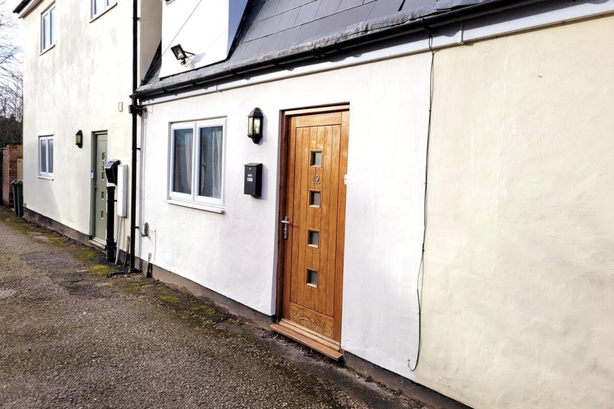 Cosy Quiet Two Bedroom House Near Town Centre Сasa de vacaciones *